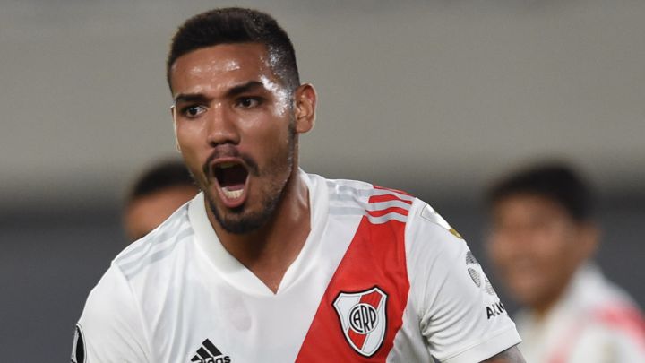 El representante de David Martínez confía en que siga en River