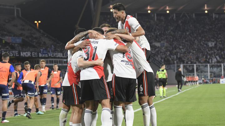 River ante Argentinos, para mantener la distancia