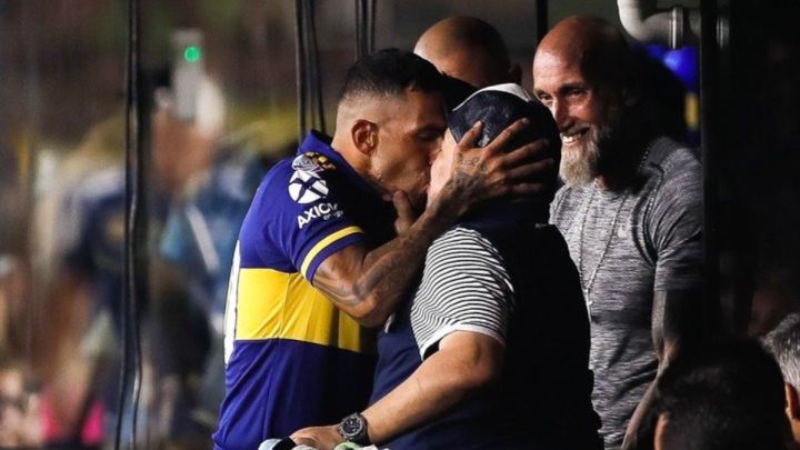 Tevez recordó a Diego: "Vivirás eternamente en mi corazón"