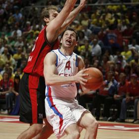 El CSKA vence al Tau y jugará la final ante el Maccabi El CSKA vence al Tau y jugará la final ante el Maccabi