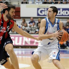 Sergi Vidal es galardonado con el trofeo 'Actitud Azul' Sergi Vidal es galardonado con el trofeo 'Actitud Azul'