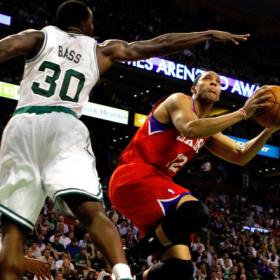 Bass pone a los Celtics a un triunfo de las finales del Este Bass pone a los Celtics a un triunfo de las finales del Este