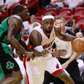 James jugó a lo MVP y los Celtics no pudieron con él James jugó a lo MVP y los Celtics no pudieron con él