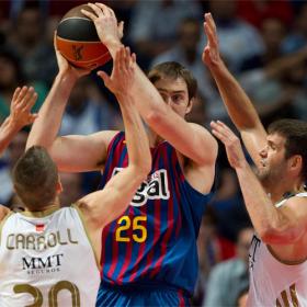 El Barcelona se queda blanco ante el vendaval madridista El Barcelona se queda blanco ante el vendaval madridista