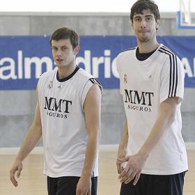Ante Tomic y Novica Velickovic no seguirán en el Real Madrid Ante Tomic y Novica Velickovic no seguirán en el Real Madrid