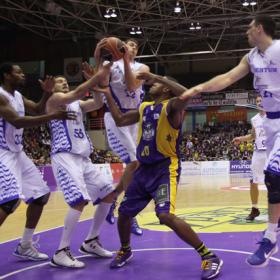 La ACB echa al Valladolid y dejará la Liga en 16 equipos La ACB echa al Valladolid y dejará la Liga en 16 equipos