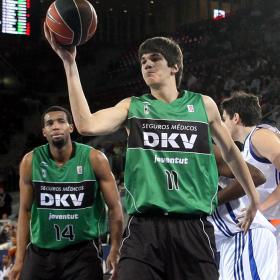 El Joventut iguala la oferta del Barça y Todorovic se queda El Joventut iguala la oferta del Barça y Todorovic se queda