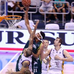 Unicaja desarbola al equipo sorpresa de la Liga Unicaja desarbola al equipo sorpresa de la Liga