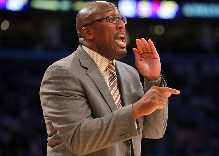 Se acabó la paciencia de los Lakers: Mike Brown, despedido
