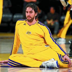Gasol, baja ante los Rockets por tendinitis en las rodillas Gasol, baja ante los Rockets por tendinitis en las rodillas