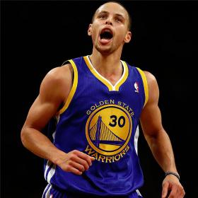 Curry se exhibió en su ciudad natal Curry se exhibió en su ciudad natal