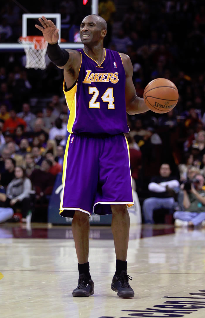 Irving y Miles dejaron en plena crisis a los Ángeles Lakers