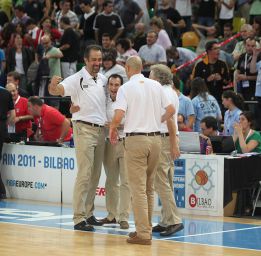 Los jugadores respaldan a Orenga: "Se lo merece" Los jugadores respaldan a Orenga: "Se lo merece"