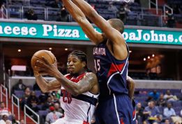 Williams logra su mejor registro en el triunfo de los Hawks Williams logra su mejor registro en el triunfo de los Hawks
