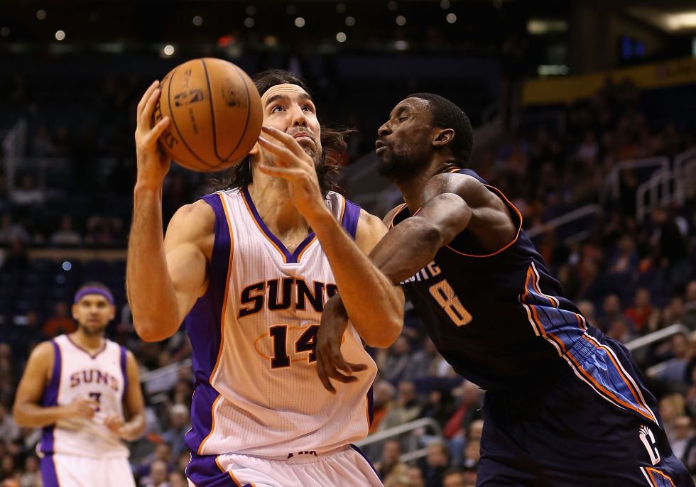 Brown logró su mejor anotación y los Suns ganaron a Bobcats