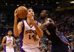 Brown logró su mejor anotación y los Suns ganaron a Bobcats Brown logró su mejor anotación y los Suns ganaron a Bobcats