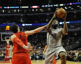 James Harden, Lin y Asik asaltaron el United Center James Harden, Lin y Asik asaltaron el United Center