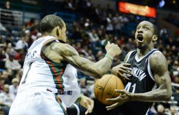 Jennings y Ellis volvieron a dominar a los Nets, sin Williams Jennings y Ellis volvieron a dominar a los Nets, sin Williams