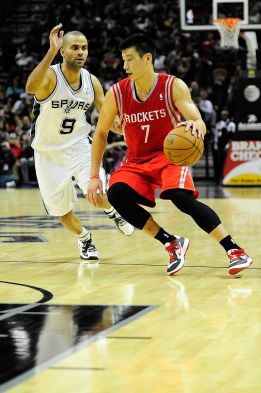 Parker decide el duelo tejano y da triunfo a los Spurs Parker decide el duelo tejano y da triunfo a los Spurs
