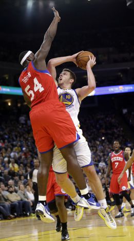 Lee ayudó a los Warriors a cortar su racha perdedora Lee ayudó a los Warriors a cortar su racha perdedora