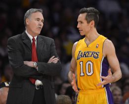 Los Lakers empiezan el año con derrota en casa ante los Sixers Los Lakers empiezan el año con derrota en casa ante los Sixers