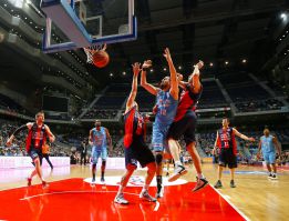 El Baskonia sigue imparable y aleja al Estu de la Copa El Baskonia sigue imparable y aleja al Estu de la Copa