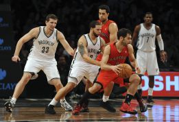 López, Johnson y Williams pudieron con los Raptors López, Johnson y Williams pudieron con los Raptors