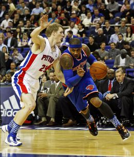 Anthony guía a los Knicks en Londres para superar a Detroit Anthony guía a los Knicks en Londres para superar a Detroit