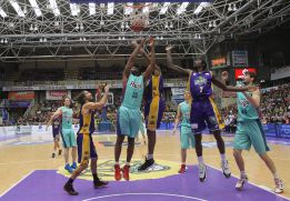 Huertas resucita al Barça en un gran partido del Valladolid Huertas resucita al Barça en un gran partido del Valladolid