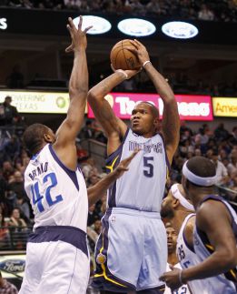Memphis traspasa a Speights y Ellington para reducir gastos Memphis traspasa a Speights y Ellington para reducir gastos