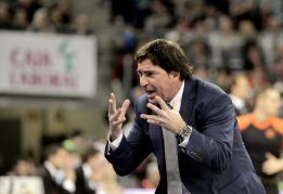 Xavi Pascual alaba la paciencia de su equipo ante Caja Laboral Xavi Pascual alaba la paciencia de su equipo ante Caja Laboral