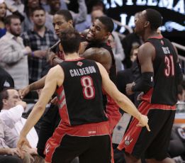 DeRozan anotó la canasta de la victoria de los Raptors DeRozan anotó la canasta de la victoria de los Raptors