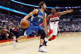 John Wall salió de titular y ganó el duelo a Ricky Rubio John Wall salió de titular y ganó el duelo a Ricky Rubio