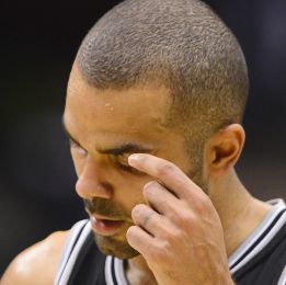 Parker supera un corte en el párpado y comanda a los Spurs Parker supera un corte en el párpado y comanda a los Spurs