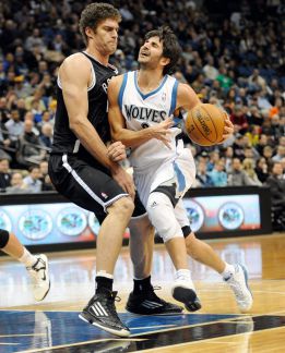 Ricky Rubio: "Si la rodilla me deja jugaré el Europeo" Ricky Rubio: "Si la rodilla me deja jugaré el Europeo"