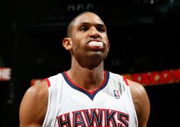 Toronto traspasa a Calderón y pierde contra los Hawks Toronto traspasa a Calderón y pierde contra los Hawks