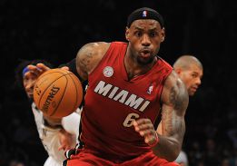 Lebron James se hizo respetar en el campo ante los Nets Lebron James se hizo respetar en el campo ante los Nets
