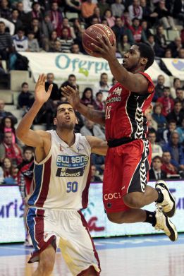 El Blusens, pese a Mejri, cae ante un UCAM entonado al final El Blusens, pese a Mejri, cae ante un UCAM entonado al final