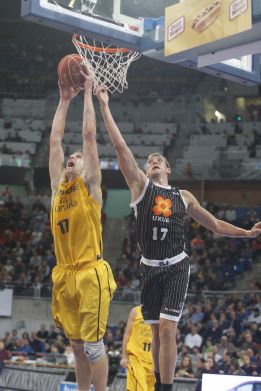 Rey salda la cuenta del Gran Canaria y funde al Bilbao Rey salda la cuenta del Gran Canaria y funde al Bilbao