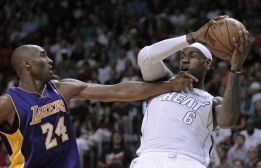 Miami desborda a los Lakers con un LeBron "de otro planeta" Miami desborda a los Lakers con un LeBron "de otro planeta"