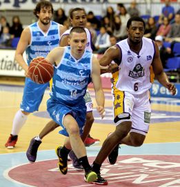 El Lagun Aro suma a base de triples su cuarto triunfo El Lagun Aro suma a base de triples su cuarto triunfo