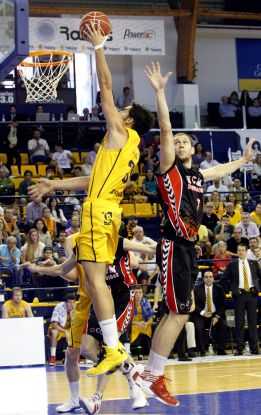 El Gran Canaria cede en su casa ante el Murcia El Gran Canaria cede en su casa ante el Murcia