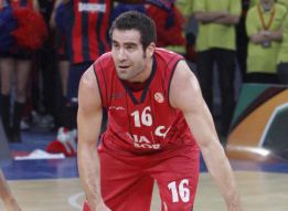 Querejeta elige culpable:
Cabezas sale del Baskonia Querejeta elige culpable:
Cabezas sale del Baskonia