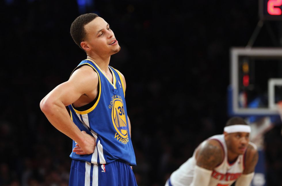 Stephen Curry anota 54 puntos en la derrota de los Warriors
