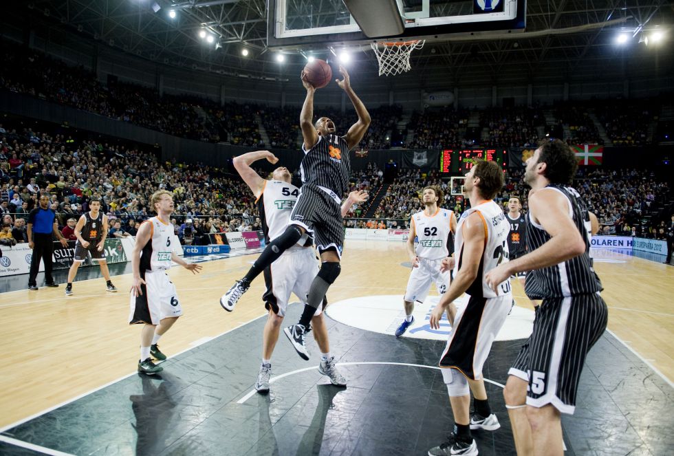 El Uxue Bilbao remonta ante el Ulm y se mete en las semifinales