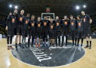 El Uxue Bilbao desata una gran 'marea negra' en busca del título