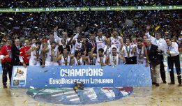 Mediaset compra los derechos del Europeo y del Mundial 2014 Mediaset compra los derechos del Europeo y del Mundial 2014
