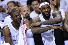 Dwyane Wade y LeBron dan a los Heat el segundo triunfo Dwyane Wade y LeBron dan a los Heat el segundo triunfo