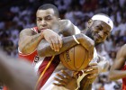 Miami y Warriors igualan tras someter a Bulls y Spurs