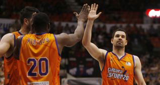 El Valencia pasa por encima del CAI al ritmo de Vitor Faverani